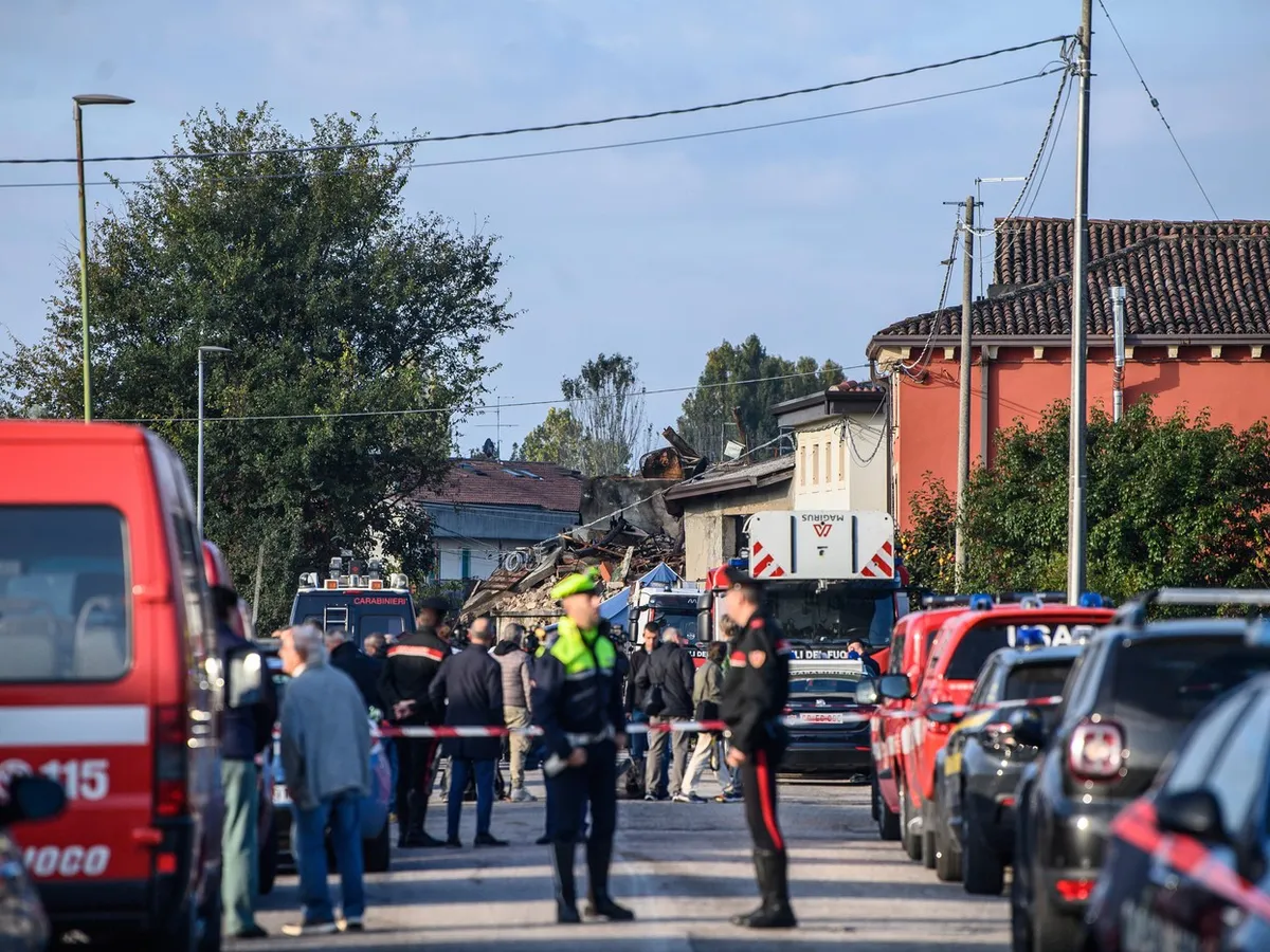 Explozie puternică în Italia. Trei frați și-au aruncat casa în aer. Trei polițiști au murit - Foto: Profimedia Images