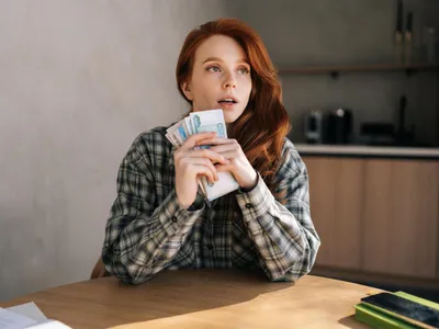 Ce nu ar trebui să faci niciodată cu banii? Superstiția salariului care trebuie să stea o noapte în casă - Foto: Freepik (Imagine cu rol ilustrativ)