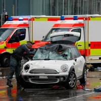 Alertă în Germania. 20 de persoane, spulberate de o mașină. Șoferul a accelerat în fața grupului - Foto: Profimedia images