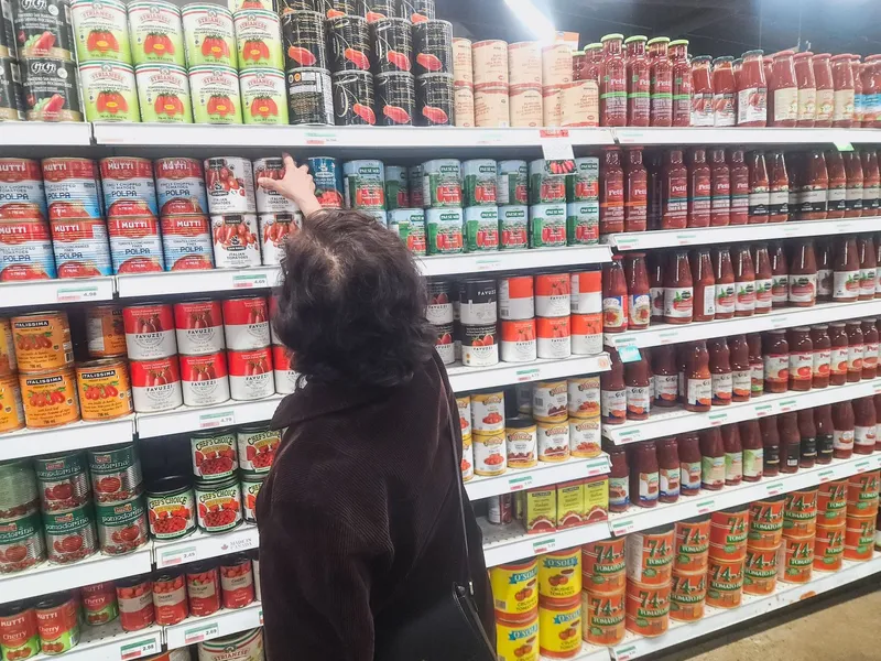 Taxele lui Trump la oțel și aluminiu: Producătorii de conserve și băuturi trec la ambalaje de carton - Foto: Profimedia Images (Imagine cu rol ilustrativ)