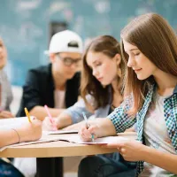 Bursele de merit merg la 272 de elevi de liceu din Bihor - Foto: Freepik