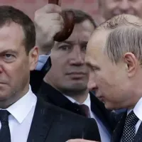 Dimitri Medvedev și Putin - Foto: Profimedia images