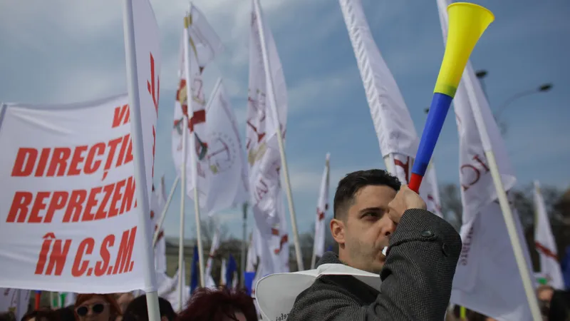Organizațiile neguvernamentale cer să aibă din nou dreptul de a organiza proteste și marșuri. Foto Inquam Photos/Octav Ganea