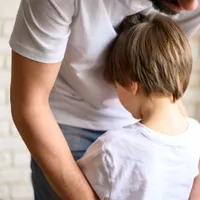 Care sunt semnele că un părinte este indisponibil emoțional. Cum sa fii mai apropiat de cel mic - Foto: Freepik (Imagine cu rol ilustrativ)