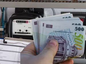 Facturi mai mari la curent de la 1 iulie. Cât plătești pentru 100 kWh. Cum schimbi furnizorul - Foto: Profimedia images