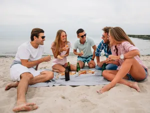 200.000 turiști, așteptați pe litoral în minivacanța de Sfânta Maria. Cât costă o noapte de cazare - Foto: Freepik (Imagine cu rol ilustrativ)