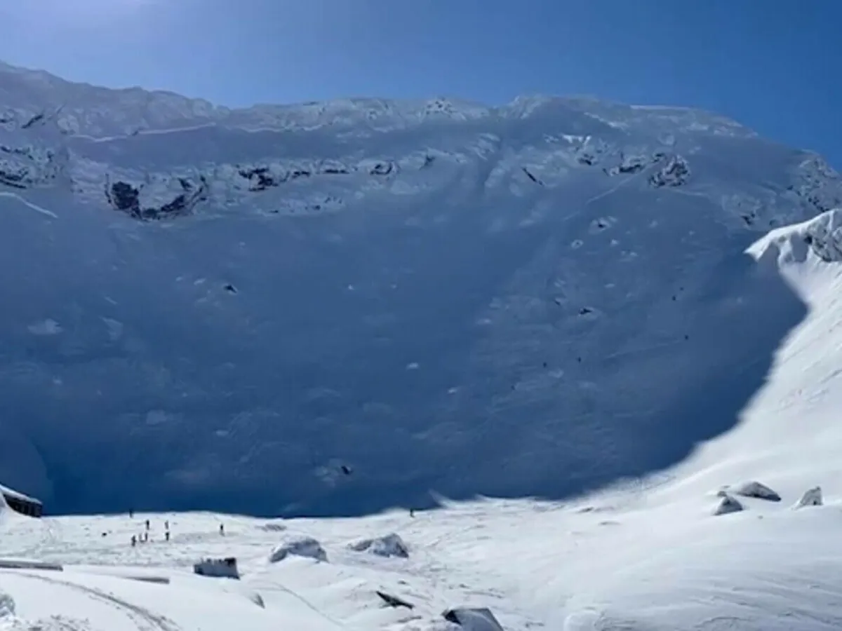 Salvamontist mort în avalanșa de la Bâlea Lac. Se afla în timpul liber cu alți trei prieteni - Foto: Salvamont