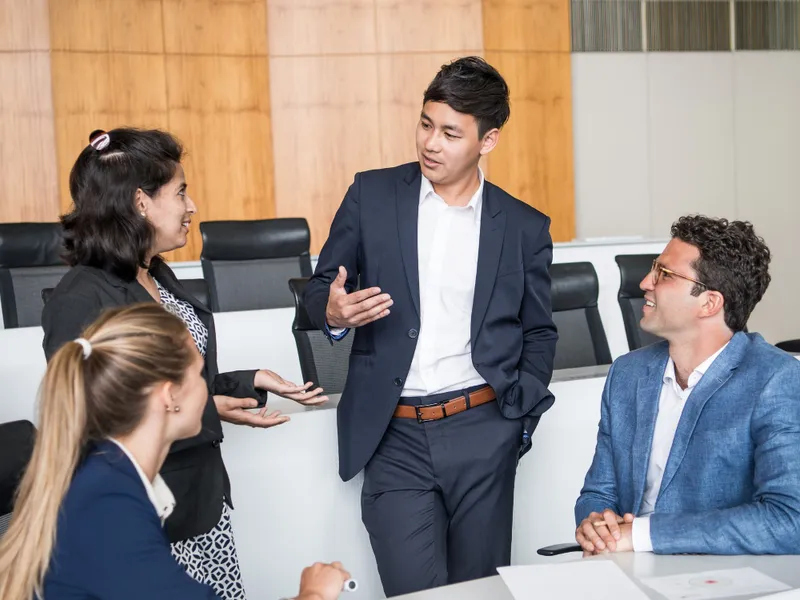 Leadership digital: Românii se pot califica, în premieră, la burse de master și MBA la ESMT Berlin - Foto: BMW