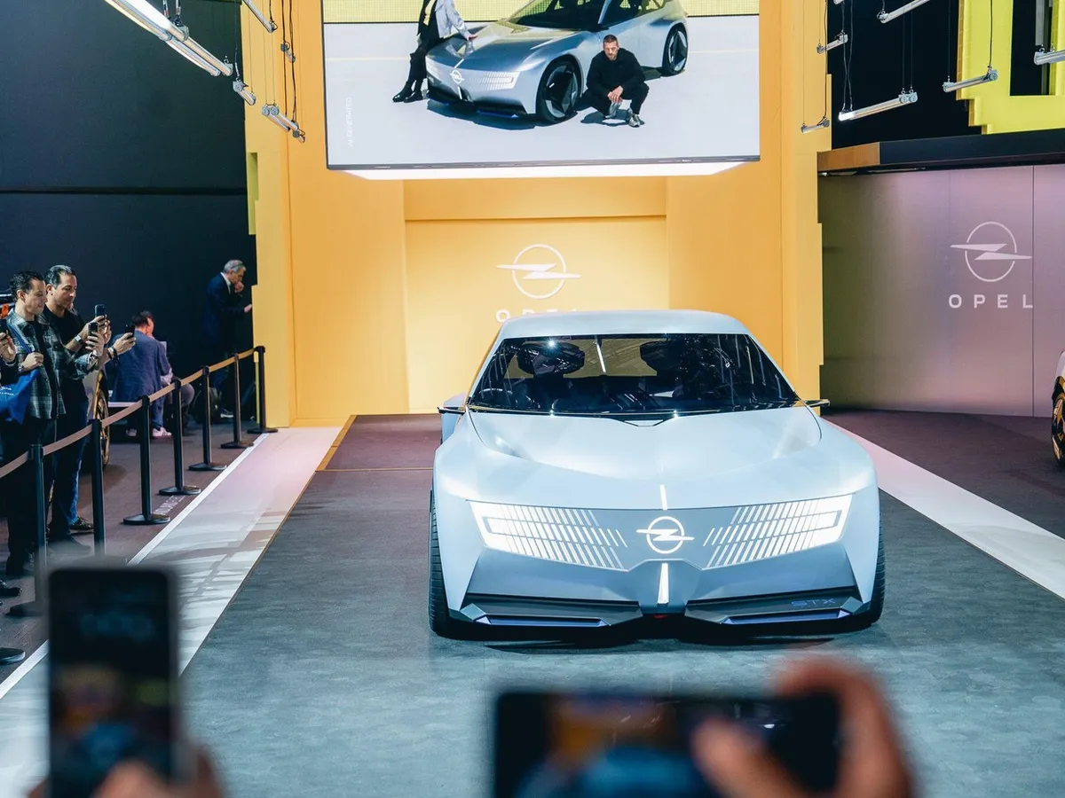 Opel STX Concept - Foto: Profimedia Images
