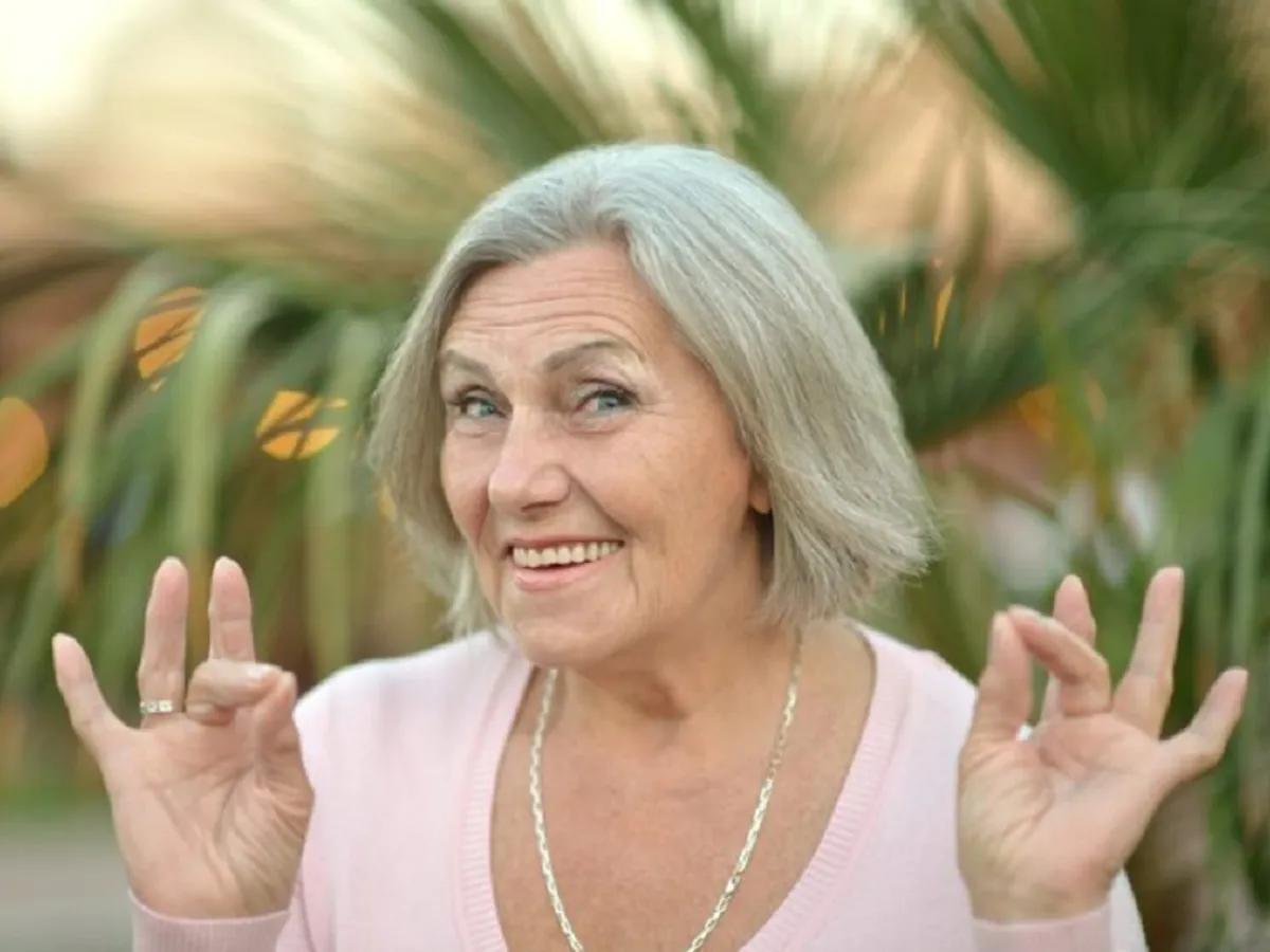 Bătrână fericită - Foto: Freepik (rol ilustrativ)