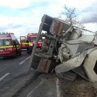 Există și șoferi de betonieră vitezomani. Unul s-a răstunat și a murit pe DN2 - „Drumul morții” - Foto: news.ro