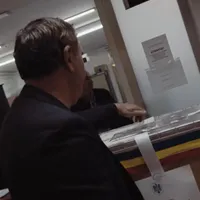 Gheorghe Hagi şi Gheorghe Popescu au votat la Consulatul României de la Istanbul Foto: Facebook/captură video Hagi