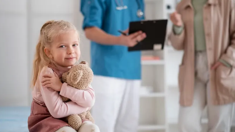 Tot mai mulți copii ajung la spital cu diverse infecții respiratorii Foto: Freepik.com - rol ilustrativ