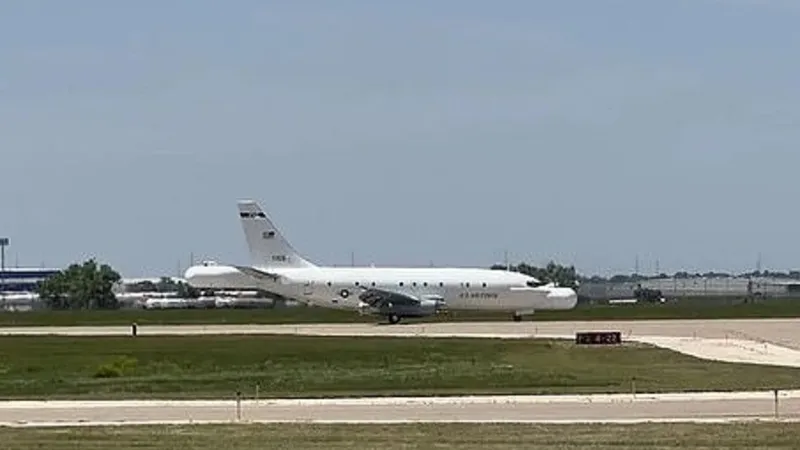 Cel mai secret avion din lume, reperat în Zona 51 din SUA