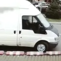 Panică în parcarea unui supermarket din Sectorul 6: un bărbat amenința cu o pușcă