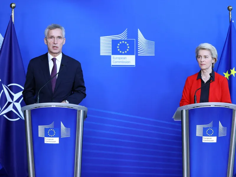 secretarul general al NATO, Jens Stoltenberg, și președintele Comisiei Europene, Ursula von der Leyen/Foto: Profimedia Images