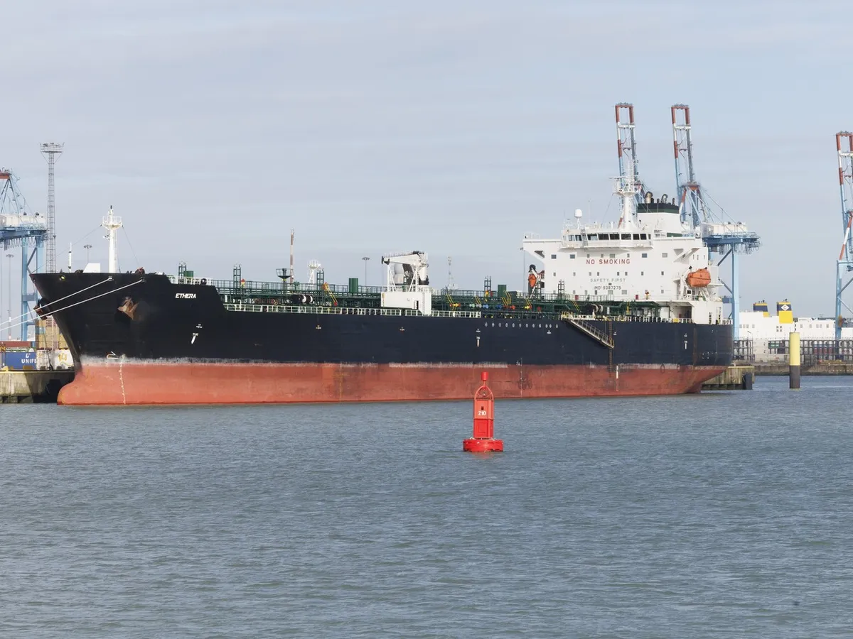 VIDEO Belgia și Franța au sechestrat un petrolier din flota-fantomă a Rusiei. Făcea afaceri cu elita Iranului