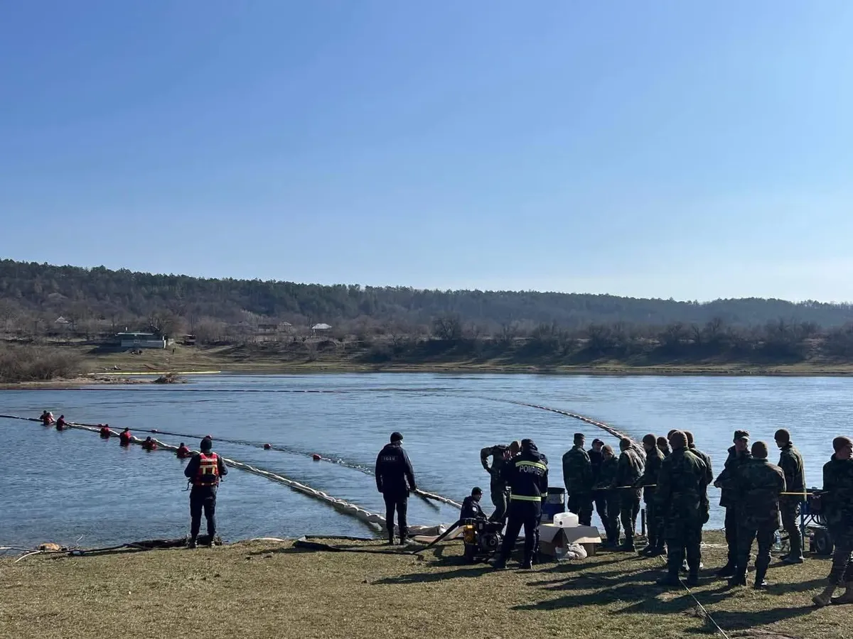 Poluare pe Nistru. România trimite al treilea transport cu echipamente de intervenție