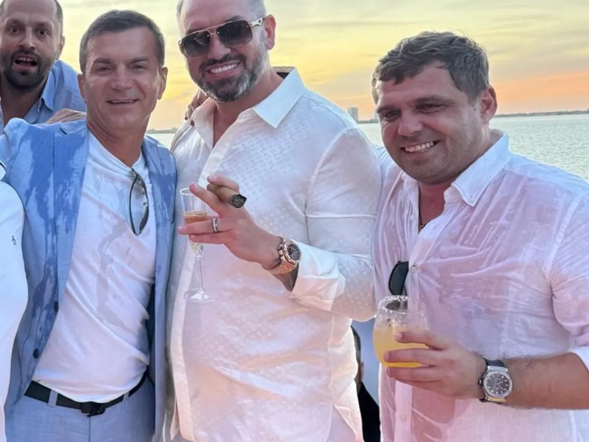 Dragoș Sprînceană și Ionuț Bârsan (dreapta) la o petrecere organizată de omul de afaceri
