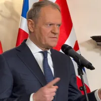 Mesaj de susținere pentru Nicușor Dan din partea premierului Poloniei: Să apere ca Duckadam Foto: AFP