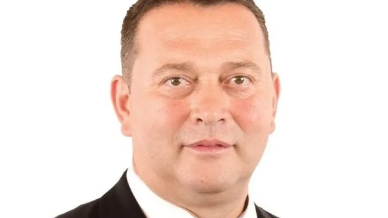 Vasile Rașcovici, A luat sau nu spor de studii superioare subprefectul de Alba. Foto: pliant electoral