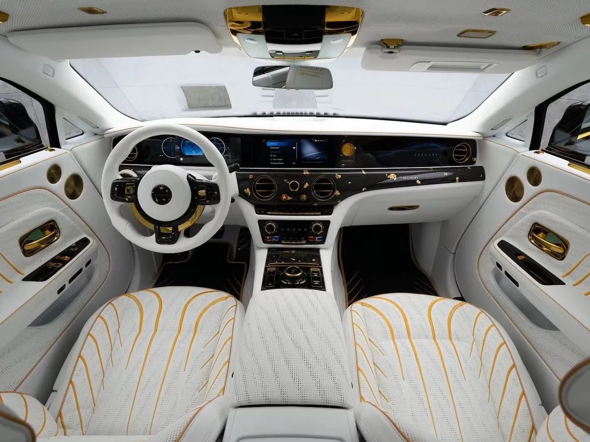 Cum arată Rolls-Royce-ul 100% electric cu jante din aur masiv. Costă circa 1.500.000 € - Foto: Mansory