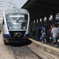 CFR anunță că trenurile vor circula mai greu, din cauza caniculei. Viteză redusă cu 20-30 km/h - INQUAM PHOTOS / George Călin