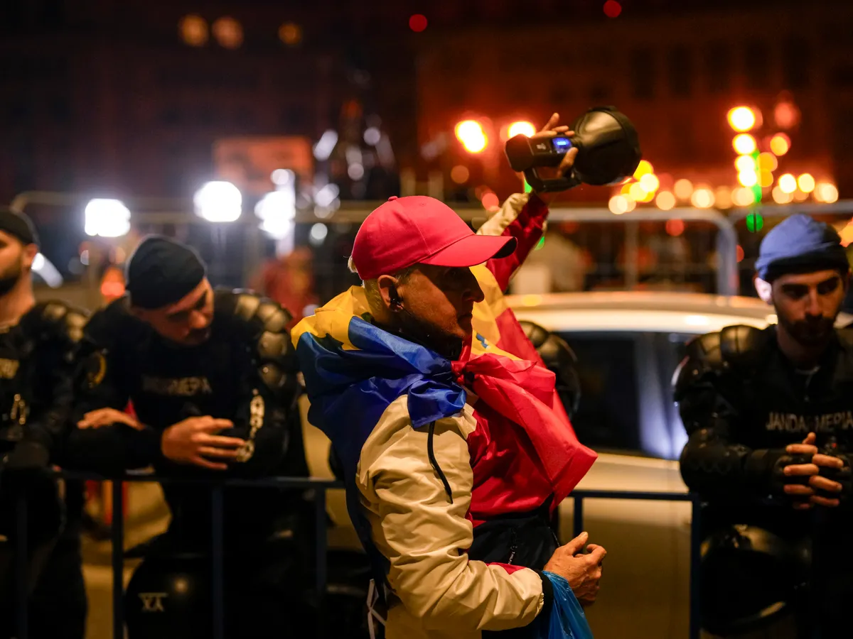 9 inculpați reținuți, 5 deja arestați: bilanțul protestului care a degenerat în violență în fața BEC - FOTO: Profimedia(imagine cu rol ilustrativ)
