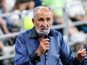 Ion Țiriac a fost chemat în judecată la Constanța. În dosar, peste 180 de pârâți