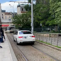O limuzină Mercedes – Maybach, cel mai „șmecher” tramvai din București. Costă peste 300.000 € - Foto: captură video