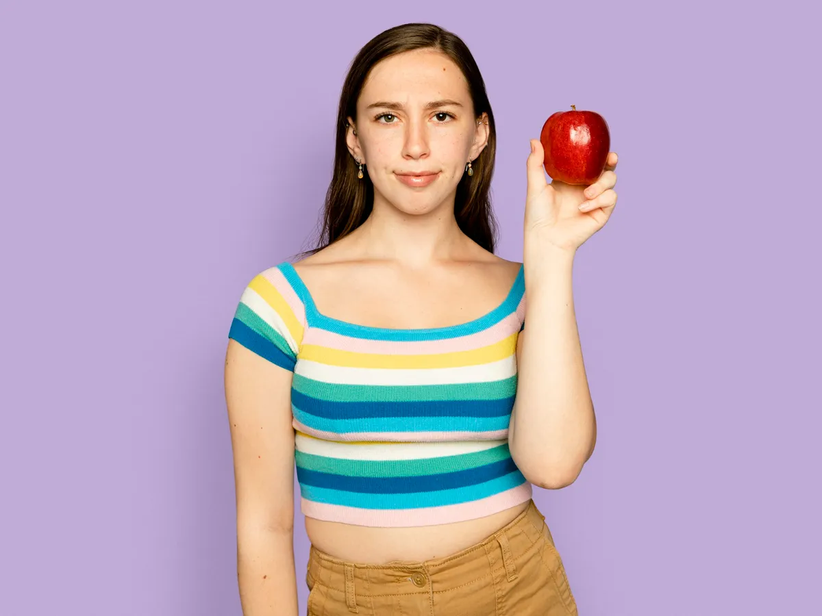 Ce schimbări apar în organism atunci când mănânci un măr în fiecare zi? Chiar ține doctorul departe? - Foto: Freepik (Imagine cu rol ilustrativ)