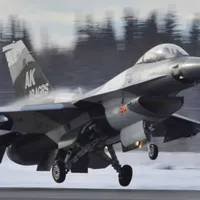 VIDEO Avionul rusesc de luptă SU-35 și-a găsit nașul: F-35 Splinter al SUA devine invizibil/ Aviation News