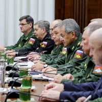 10 noiembrie 2018. Întâlinire de lucru Rusia - Libia- În delegaţie sunt prezenţi Şoigu, Gherasimov şi Prigojin, în civil - Foto: Profimedia Images