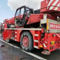 O automacara a luat foc pe autostradă. Șoferul a coborât să stingă focul. A fost călcat mortal. / Foto: Info Trafic 24, Facebook