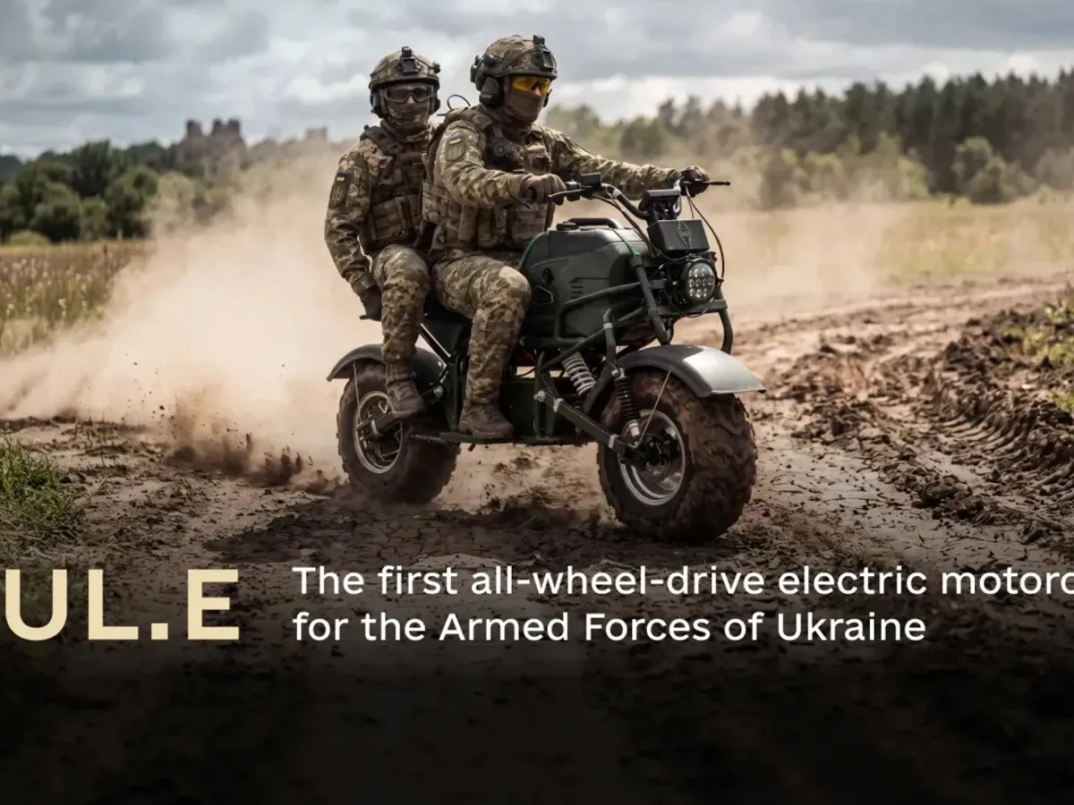 Ucrainenii au inventat o motocicletă electrică de luptă care poate trece peste minele anti-tanc - Foto: mod.gov.ua