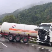 O cisternă GPL care aparținea firmei ce deţine şi staţia din Crevedia s-a răsturnat pe Valea Oltului - FOTO: Gandul / imagine cu caracter ilustrativ