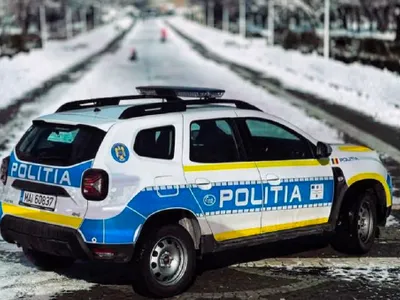 Mama care și-a băgat bebelușul desculț într-o cadă cu zăpadă, anchetată de poliție. ”Spartan îl fac” - Foto: Poliția Capitalei (rol ilustrativ)