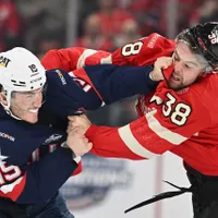 Război pe gheață între naționalele SUA și Canada, la hochei - Foto: Profimedia Images (cu rol ilustrativ)
