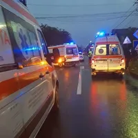Accident șocant în Bistrița. O ambulanță ce transporta un copil și pe mama lui s-a răsturnat în șanț - Foto: Facebook/ Ambulanța