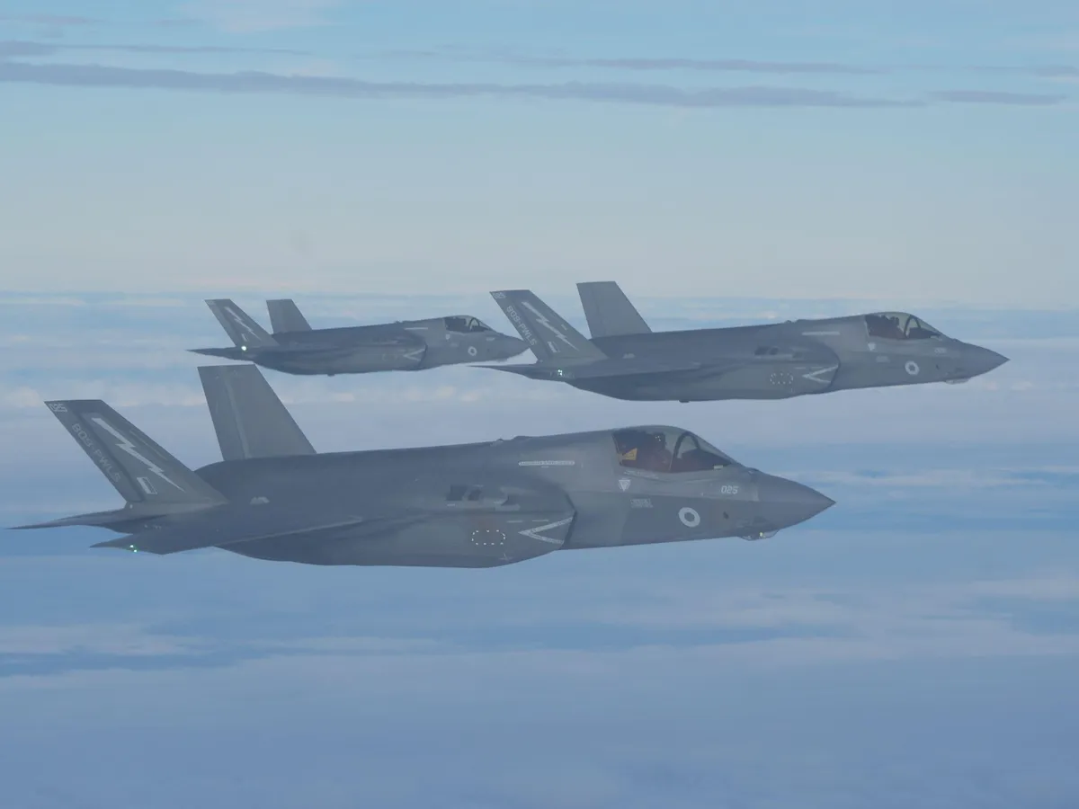 VIDEO Supremația cerului. Super avionul F-35 de 110.000.000$ a „spulberat” Gripen care ajunge la 140.000.000$