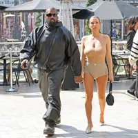 Rapperul Kanye West i-a luat iubitei un Porsche. Bianca a șocat cu ținuta. Îi place și manual - Foto: Profimedia Images