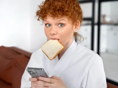 Motivul pentru care nu trebuie să mai cuperi pâine feliată niciodată. E mai bună cea cu crustă crocantă? - Foto: Freepik (Imagine cu rol ilustrativ)