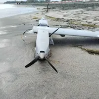 Dronă militară misterioasă, fără însemne, descoperită pe o plajă la Marea Neagră din Bulgaria - Foto: bnr.bg