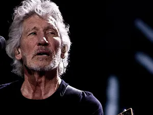 Polly Samson, soţia lui David Gilmour (Pink Floyd), spune că Roger Waters este apologet al lui Putin - Foto: Wikipedia/Andrés Ibarra