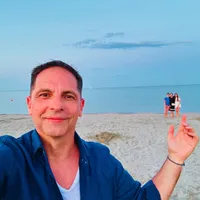 Dan Negru vrea pace și i-ar trimite pe front pe copiii celor care vor să se apere de agresiunea rușilor. Foto: Facebook