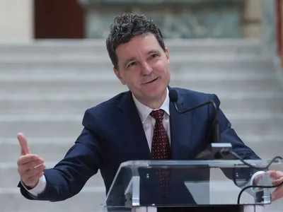 Nicuşor Dan, preşedintele României, la Atheneul Român, pentru a-l cinsti pe marele actor Victor Rebengiuc - Foto: INQUAM PHOTOS/George Călin