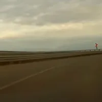 Șoferii au parte de o capcană pe o şosea din Iaşi modernizată cu fonduri UE. Gropi umplute cu pământ - Foto: Ziarul de Iași