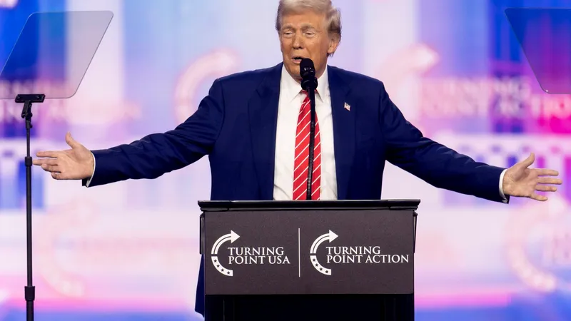 Trump vrea să cumpere cea mai mare insulă din Europa. Țara vikingilor se opune: "Nu e de vânzare!" - Foto: Profimedia images