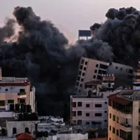 Tel Aviv-ul a fost, marţi seară, ţinta unei ploi de rachete lansate din Fâşia Gaza, după ce armata israeliană a distrus turnul Hanadi. / Foto: digi24.ro