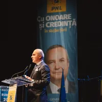 Rareș Bogdan, la Timișoara: Aici l-ați oprit pe Adrian Năstase. L-ați oprit la Operă pe Geoană
